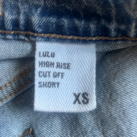 High rise cut off shorts in size xs - Picture 4 of 4